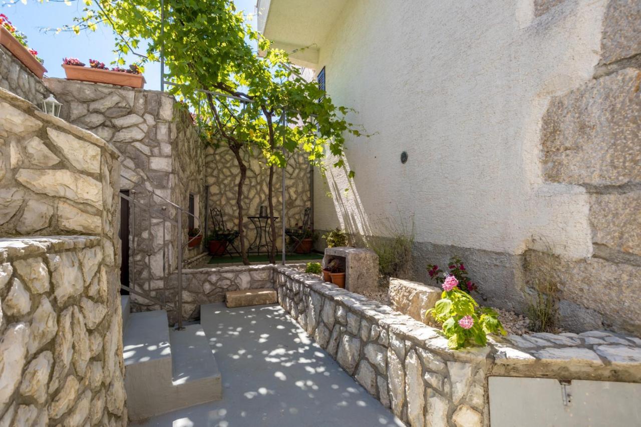 Rustical Nest Krk Old City كرك المظهر الخارجي الصورة