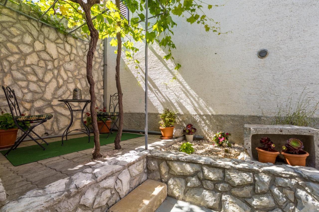 Rustical Nest Krk Old City كرك المظهر الخارجي الصورة